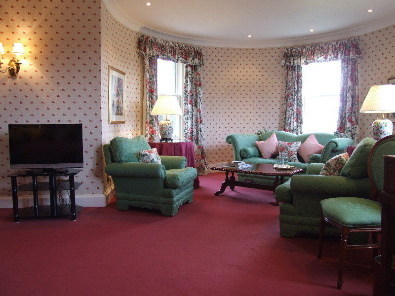 Kinloch House *